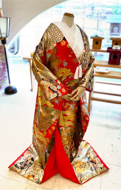 雅やかな日本の花嫁衣裳